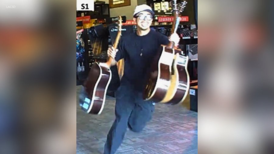 westlake village guitar center theft 2 FFyNJ9