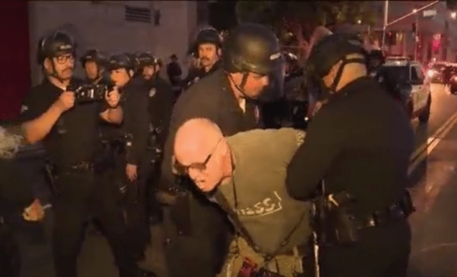 protest arrest downtown la JZ4865