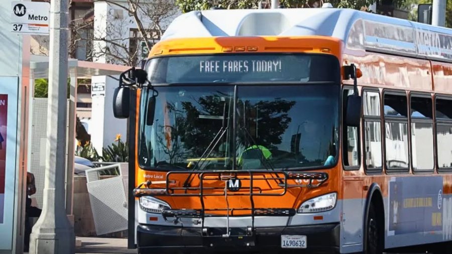 la metro free fares filephoto ZZktQj